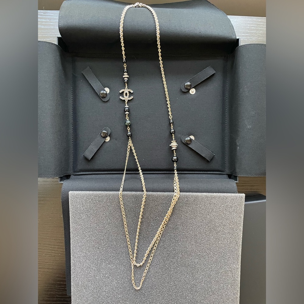 New Chanel Long Gold-tone Necklace with Resine Beads - Picture 15 of 17